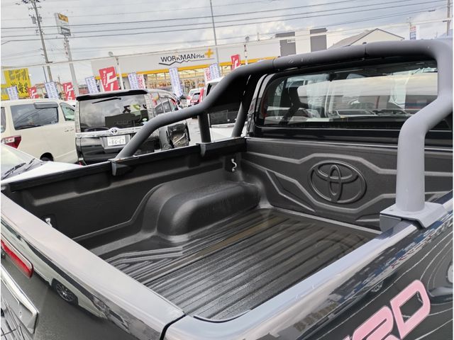 TOYOTA HILUX 4WD 2018