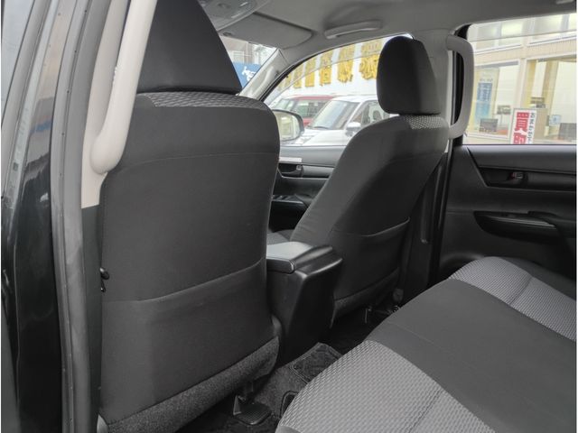 TOYOTA HILUX 4WD 2018