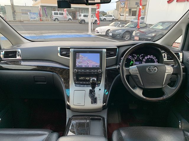 TOYOTA VELLFIRE  HYBRID 4WD 2013