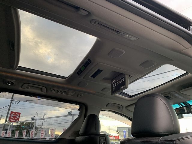 TOYOTA VELLFIRE  HYBRID 4WD 2013