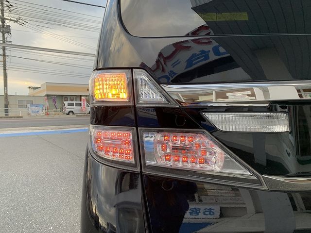 TOYOTA VELLFIRE  HYBRID 4WD 2013