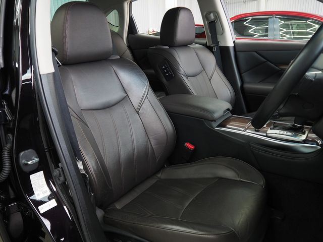 NISSAN FUGA HYBRID 2016