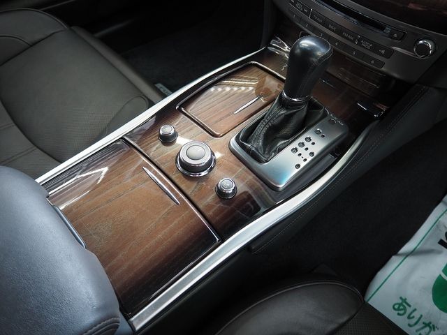 NISSAN FUGA HYBRID 2016