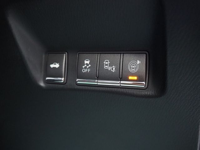 NISSAN FUGA HYBRID 2016