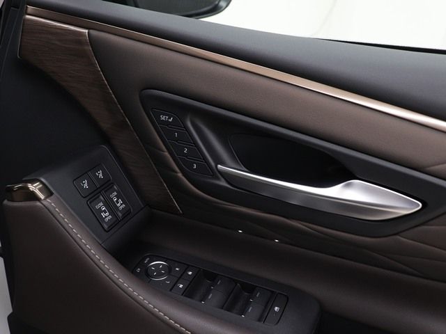 TOYOTA ALPHARD hybrid 4WD 2024