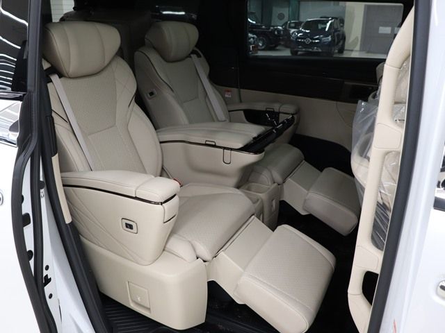 TOYOTA ALPHARD hybrid 4WD 2024