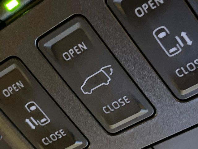 TOYOTA VELLFIRE  HYBRID 2024