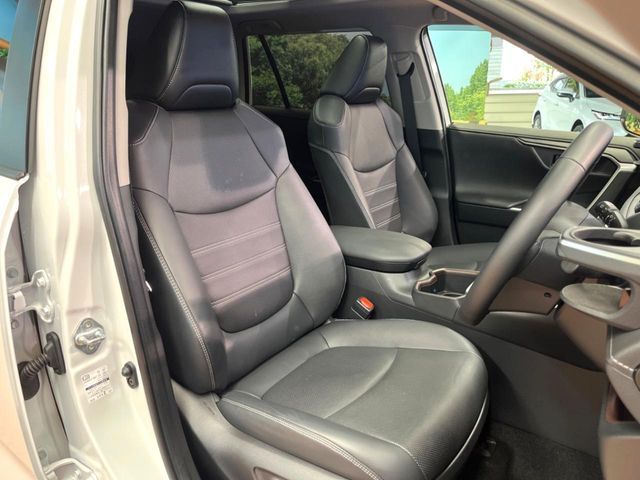 TOYOTA RAV4 4WD 2024