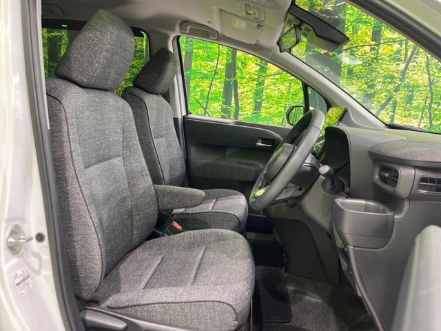 TOYOTA SIENTA HYBRID 2025