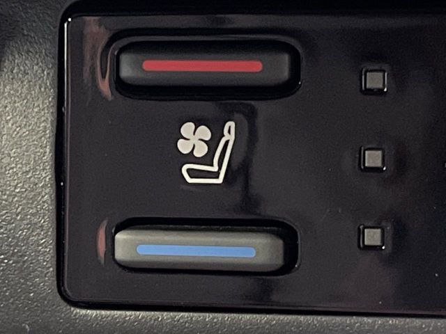 TOYOTA RAV4 4WD 2025