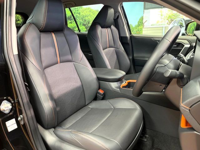 TOYOTA RAV4 4WD 2025