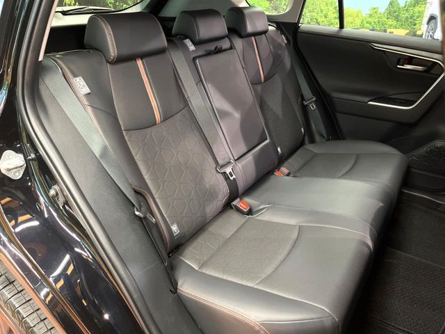 TOYOTA RAV4 4WD 2025