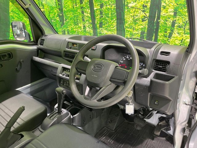 DAIHATSU HIJET truck 4WD 2024