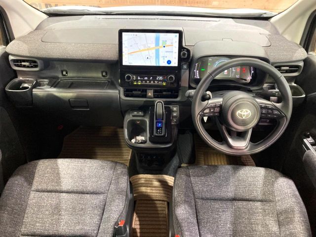 TOYOTA SIENTA HYBRID 2024