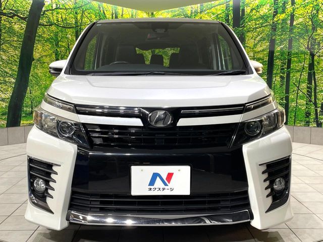 TOYOTA VOXY 2016