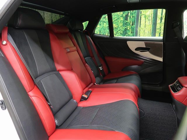 TOYOTA LEXUS LS500 2023