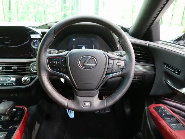 TOYOTA LEXUS LS500 2023