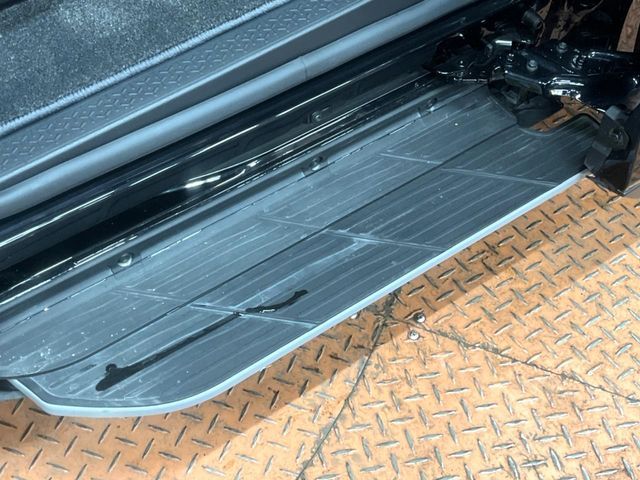 TOYOTA NOAH HYBRID 2024