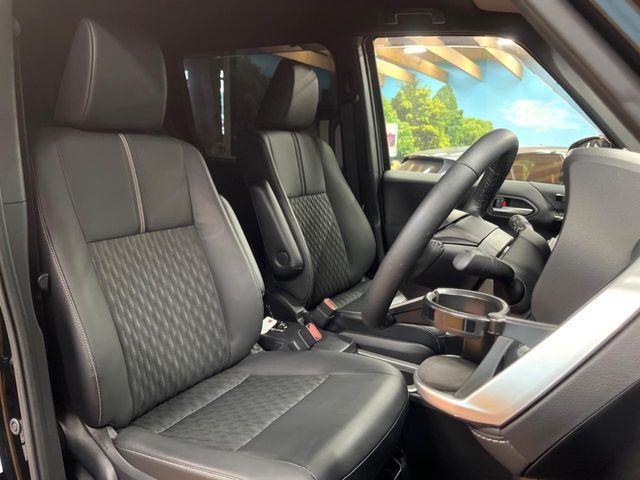 TOYOTA NOAH HYBRID 2024