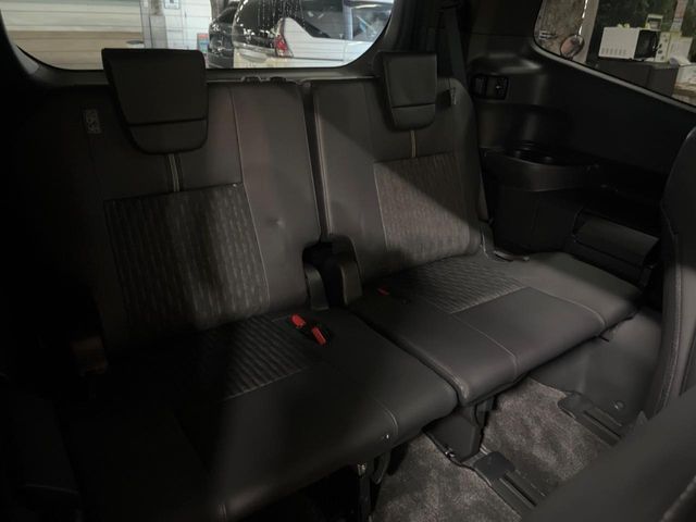 TOYOTA NOAH HYBRID 2024