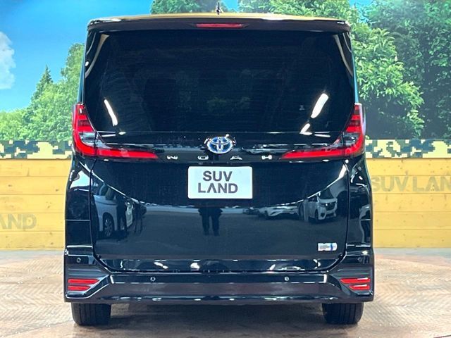 TOYOTA NOAH HYBRID 2024