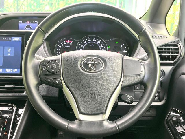 TOYOTA VOXY 2020
