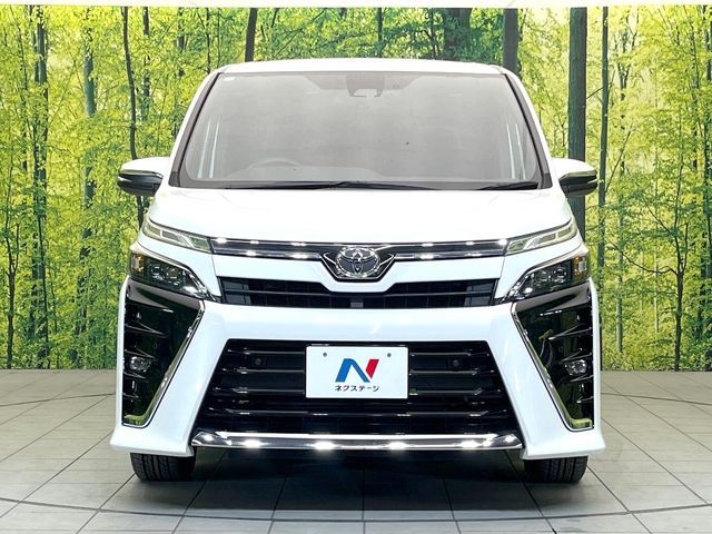 TOYOTA VOXY 2020