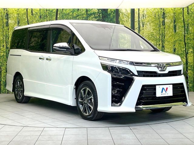TOYOTA VOXY 2020