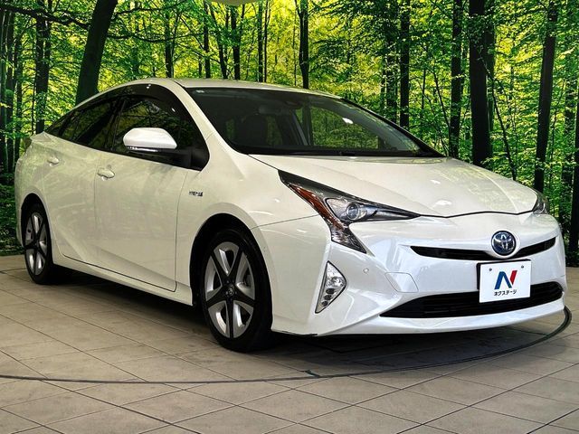 TOYOTA PRIUS 2016