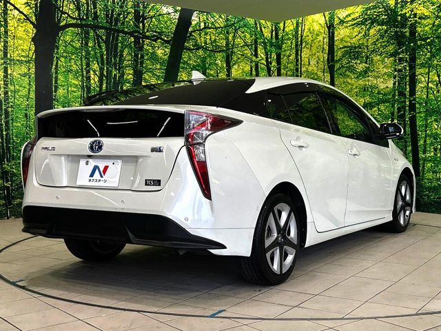 TOYOTA PRIUS 2016