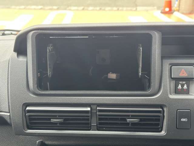 DAIHATSU HIJET CARGO 4WD 2024