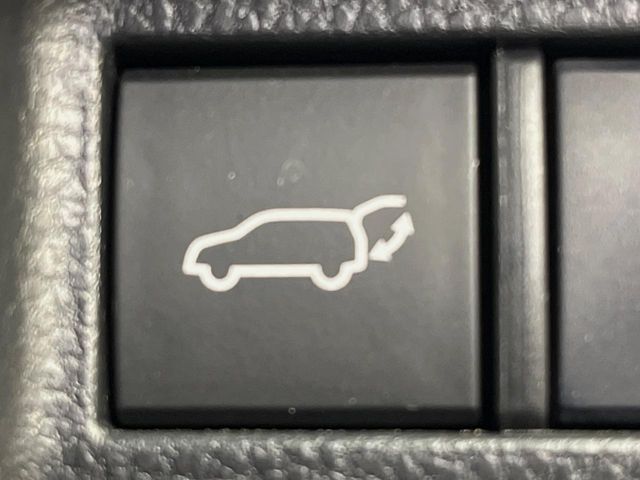 TOYOTA HARRIER 4WD 2021