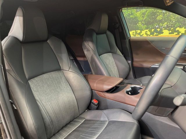 TOYOTA HARRIER 4WD 2021