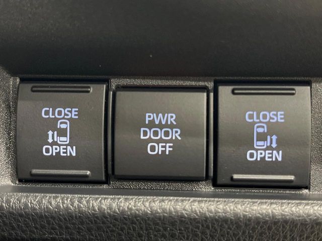 TOYOTA SIENTA HYBRID 2023