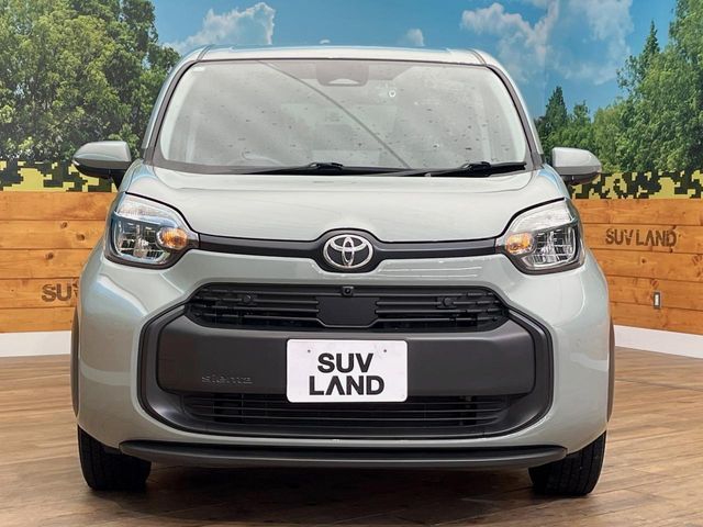 TOYOTA SIENTA HYBRID 2023