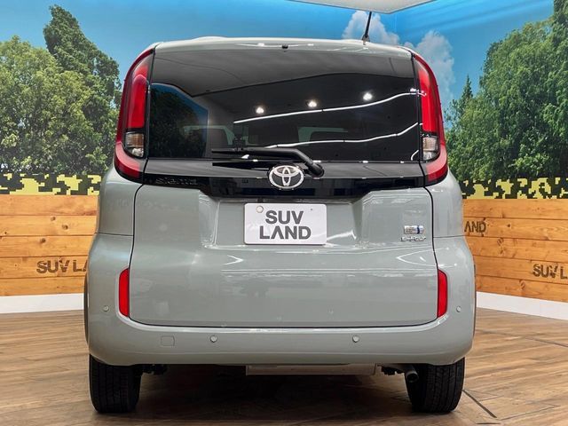 TOYOTA SIENTA HYBRID 2023