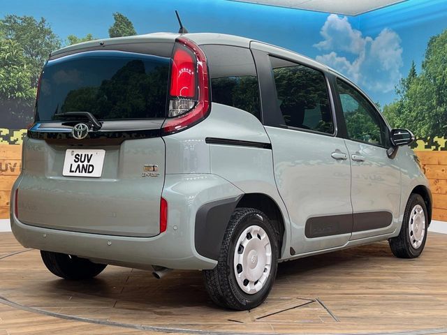 TOYOTA SIENTA HYBRID 2023