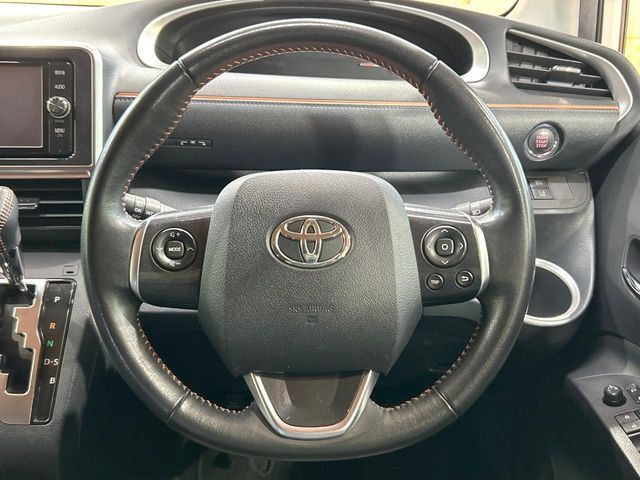 TOYOTA SIENTA 2017