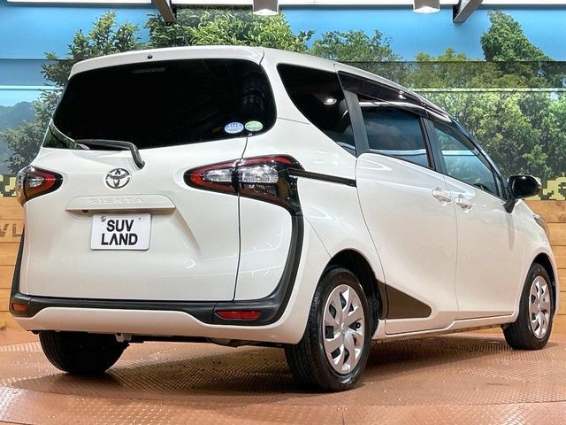 TOYOTA SIENTA 2017