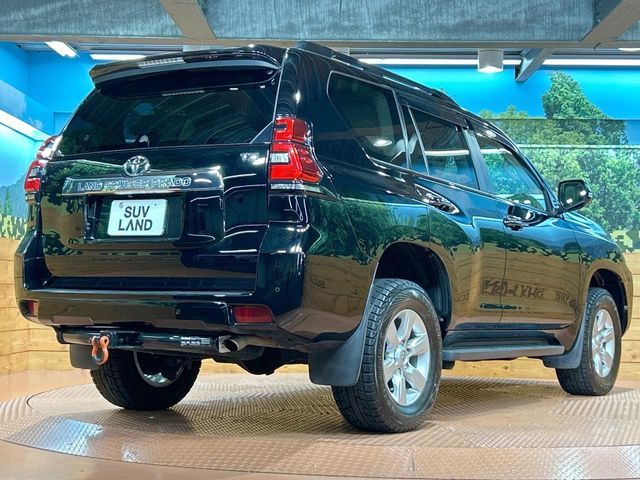 TOYOTA LANDCRUISER PRADO 2018