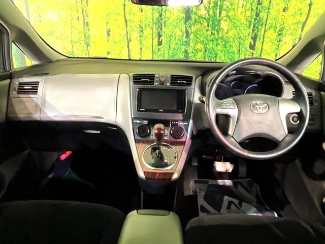 TOYOTA MARK X ZIO 2012