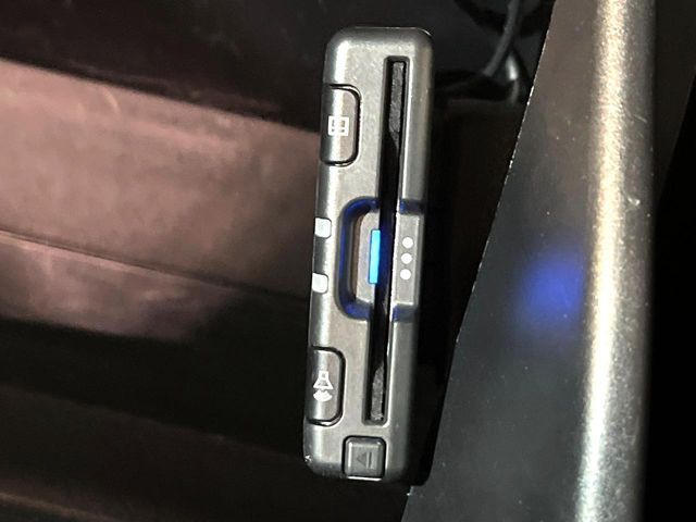 TOYOTA MARK X ZIO 2012