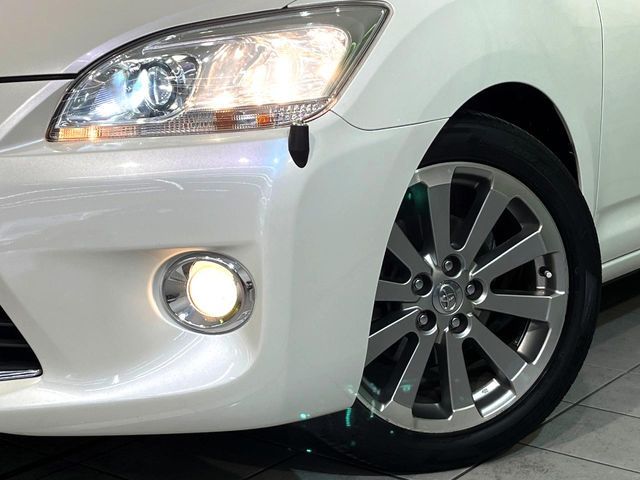TOYOTA MARK X ZIO 2012