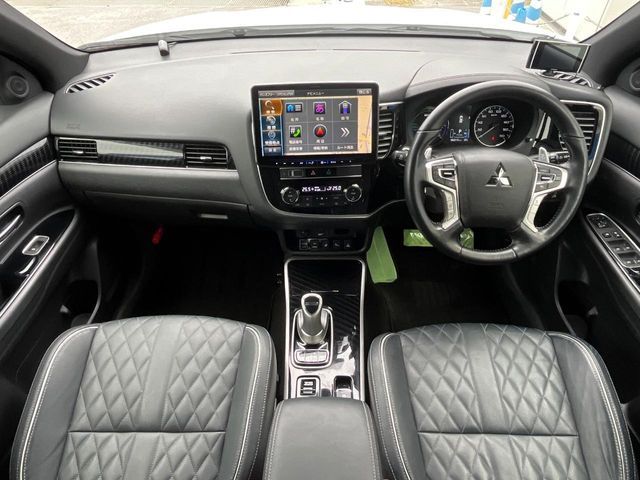 MITSUBISHI OUTLANDER PHEV 2019
