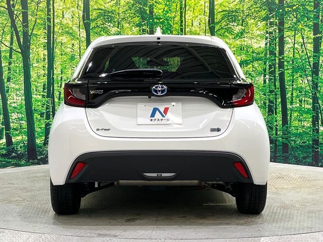 TOYOTA YARIS HYBRID 2022