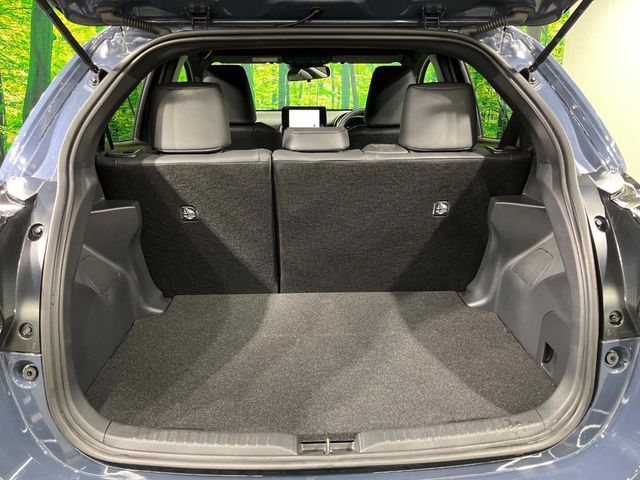 TOYOTA YARIS HYBRID 2024