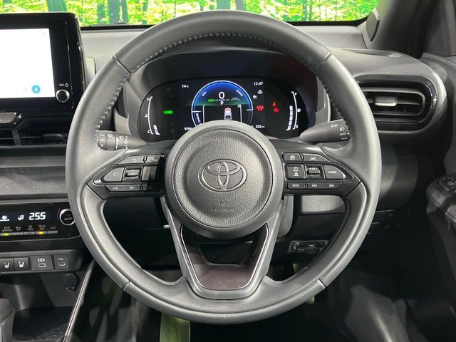 TOYOTA YARIS HYBRID 2024