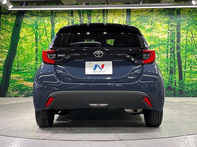 TOYOTA YARIS HYBRID 2024