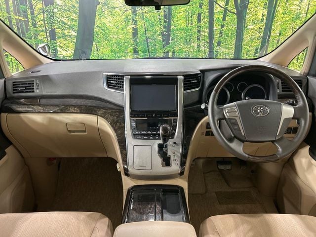 TOYOTA ALPHARD hybrid 4WD 2013