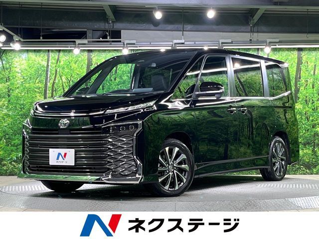 TOYOTA VOXY 2023